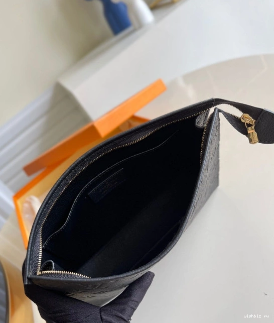 WIS LOUIS VUITTON VOYAGE POCHETTE 1001